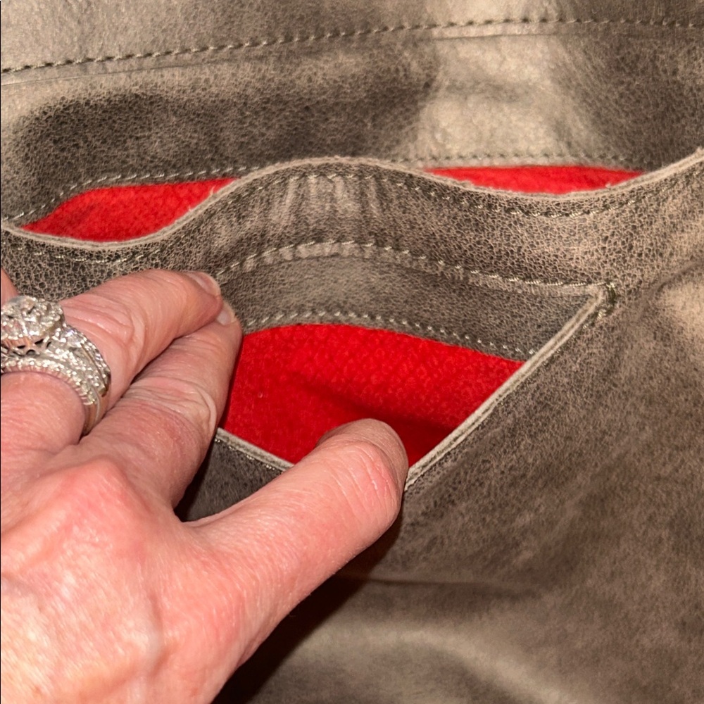 Hammett Medium Leather Tony Bag in Pewter - Picture 11 of 15
